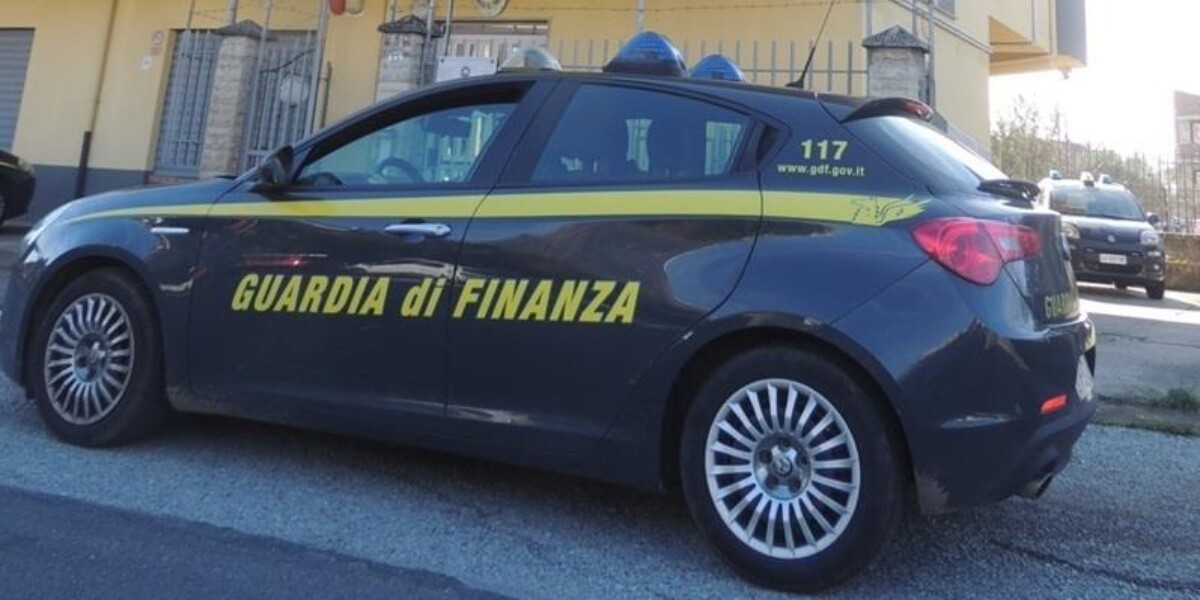 The former president of the Order of Accountants and Accounting Experts of Castrovillari has been arrested for embezzlement