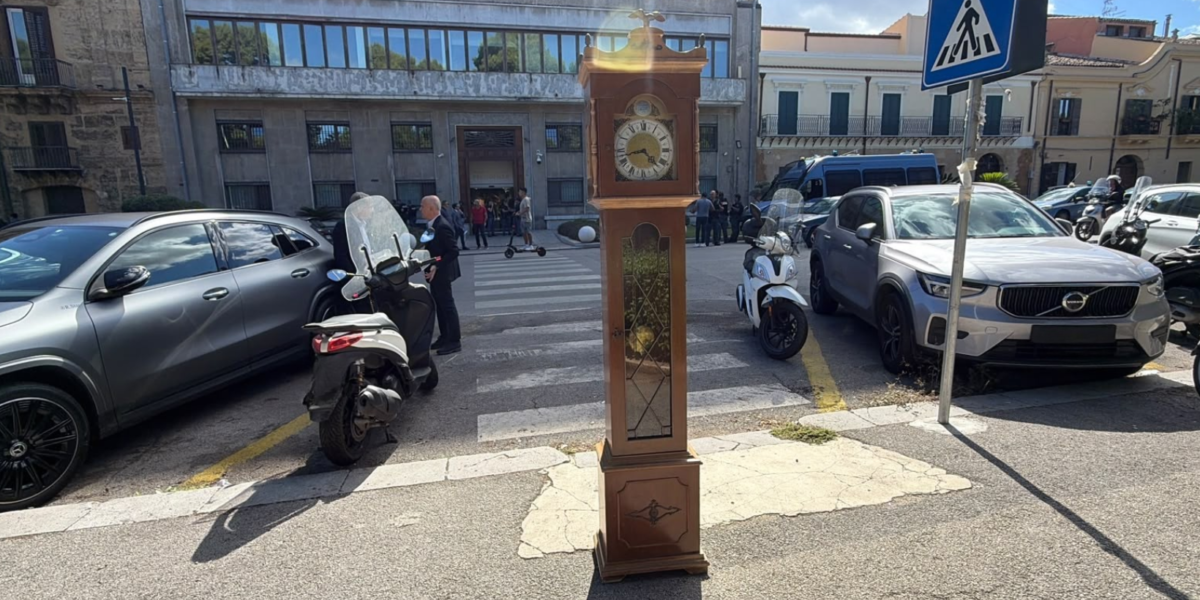 Palermo, Center-left in the streets against Schifani: «He resigns». And a pendulum of protest appears