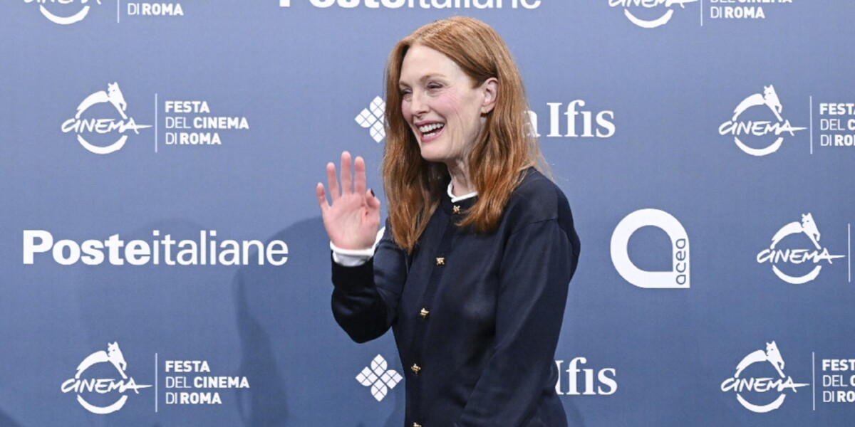 Julianne Moore: "I'm an actress, but I love being invisible"