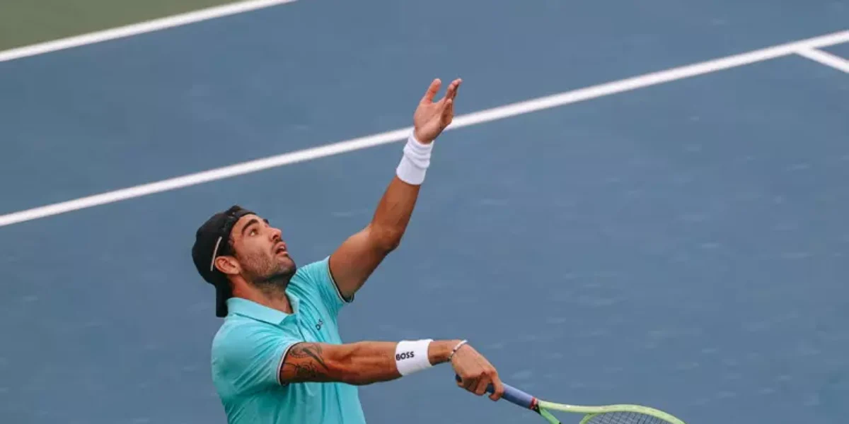 Atp Tokyo, a great Berrettini wins in a comeback against Davidovich Fokina and wins the round of 16