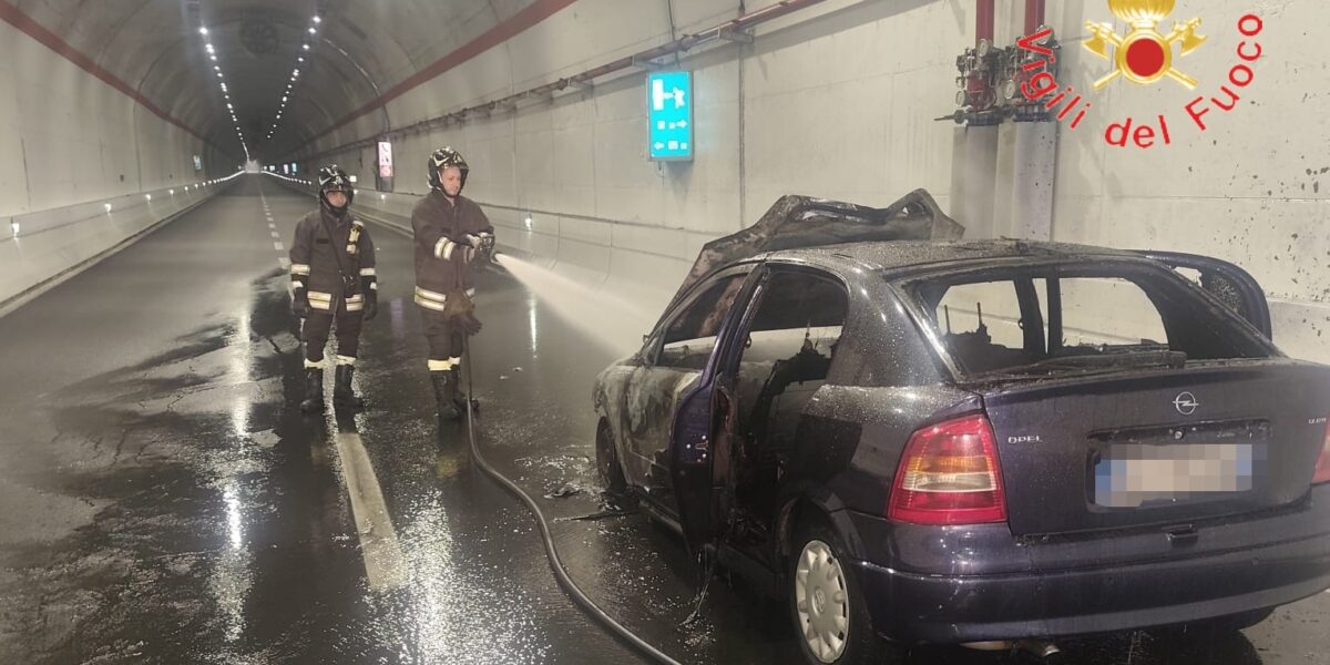 Cars on fire on SS 280, Sansinato tunnel reopened: traffic returned to normal