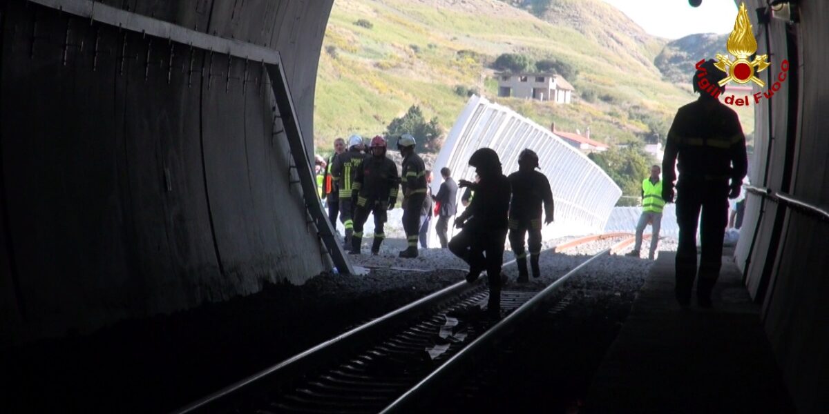 Catanzaro, emergency exercise in the tunnel of the new metro PHOTO | VIDEO