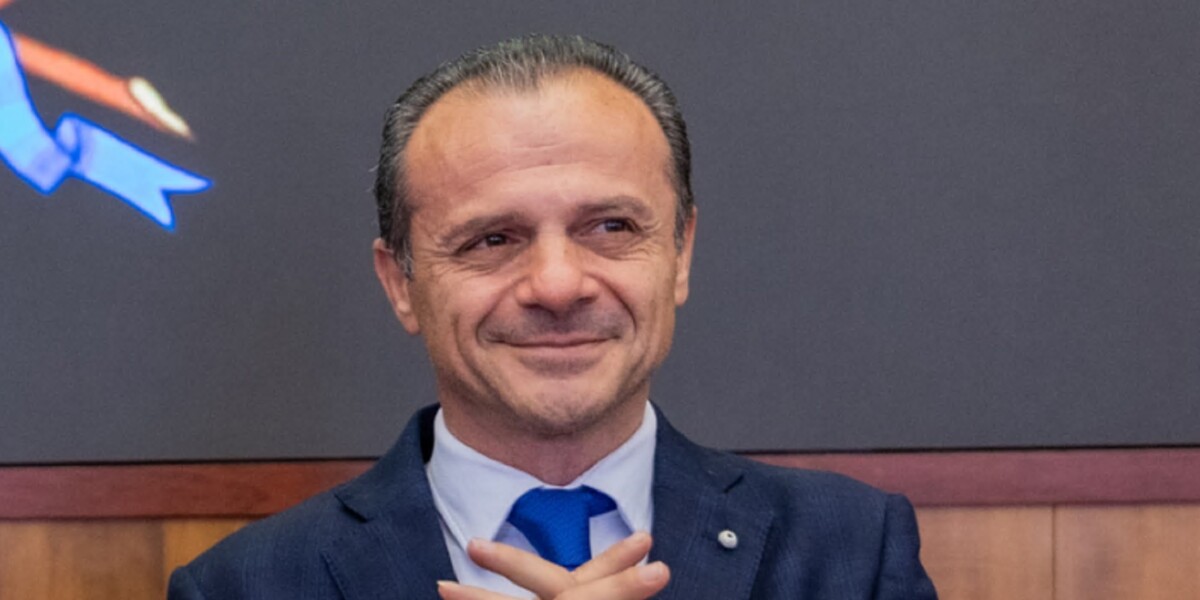 Cateno De Luca's move: South calls North to ally with Brothers of Italy for the 2027 policies. "But free hands in Sicily"