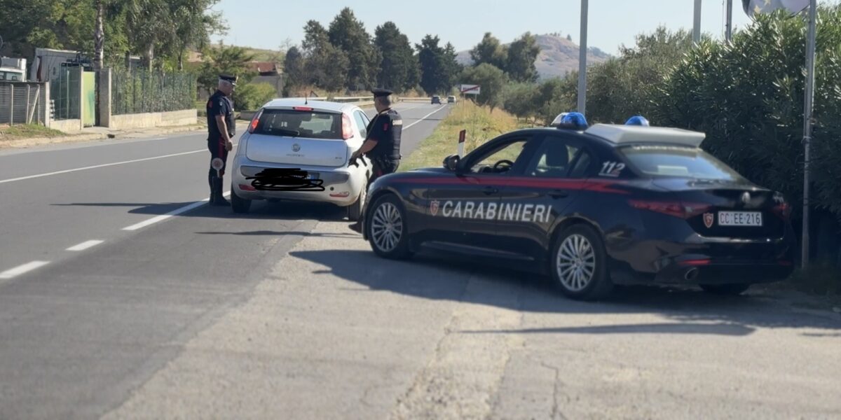 Checks on state road 106: five motorists fined for dangerous overtaking in the Catanzaro area