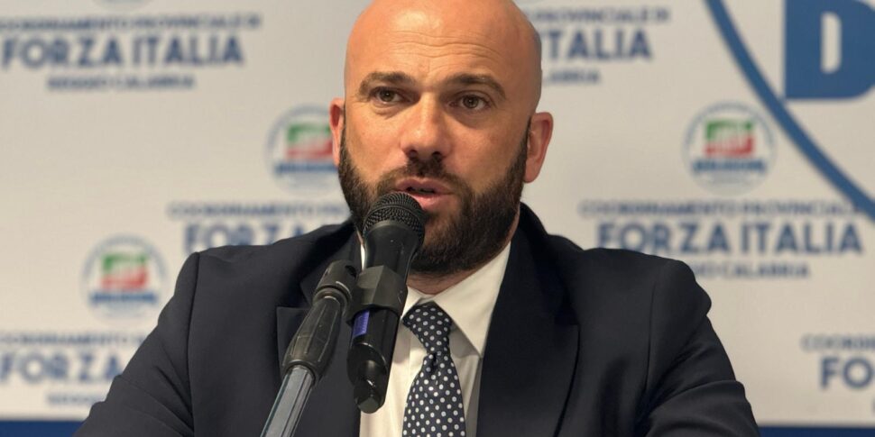 Cosenza, candidacies for the municipal elections. Open game in the center-right