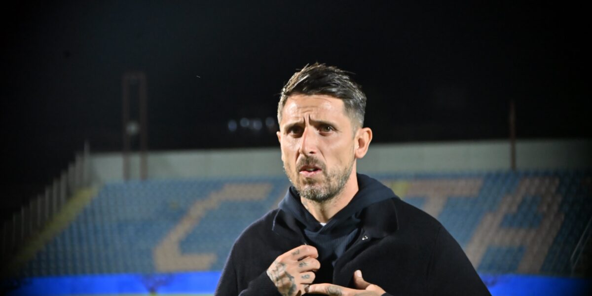 Crotone collapses. At the "Scida" Greco's team defeated Casarano and the increasingly latest "sharks" PHOTOS
