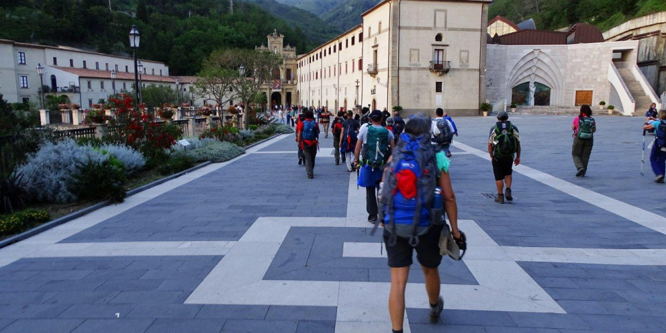 Dear energy and protests, the appeal of the Sanctuary of Paola: «Listen to those who work, no to blockades that penalize citizens»
