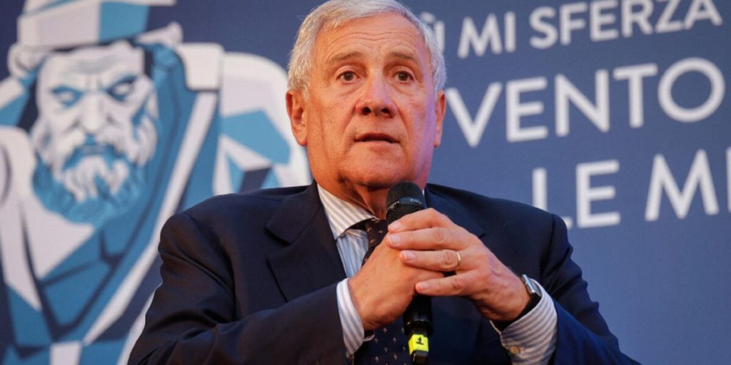 Dear fuels, Tajani: «It's wrong to block the motorways, so diesel fuel doesn't go down»