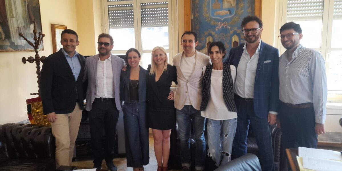 Elections in Barcelona, ​​after the TAR's decision. Happy schoolboy: "The appeal had not affected our work"