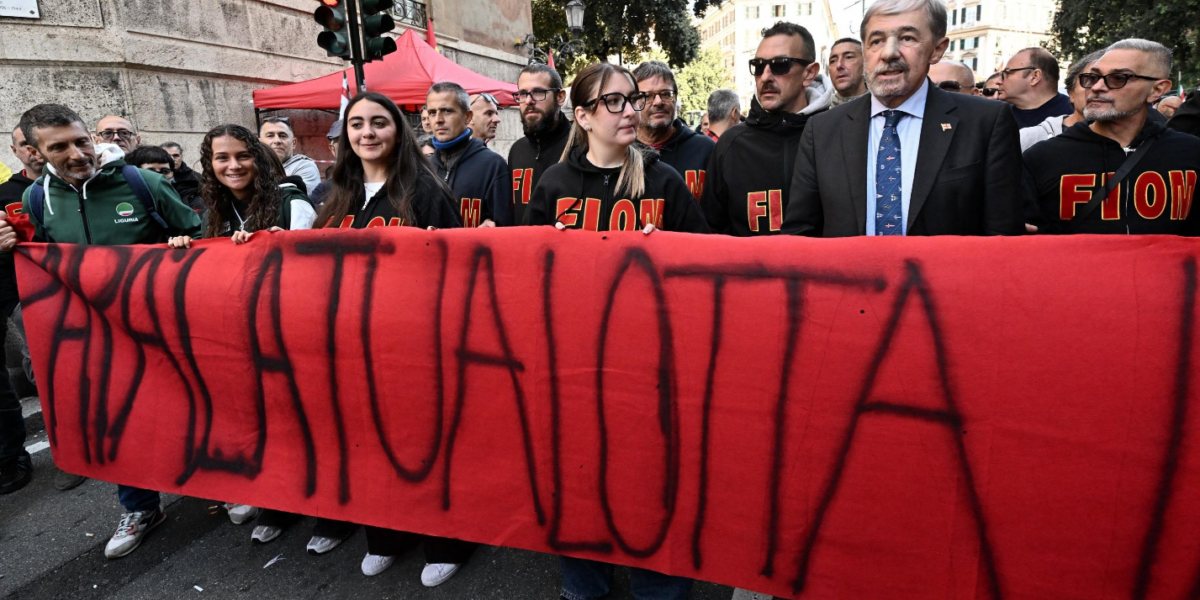 Ex Ilva of Taranto, fourth day of protest. Roadblocks on the 106, there is a fuel emergency in Calabria