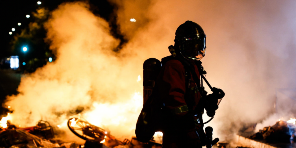 France is a powder keg, Macron rejects Nunez's resignation: «Clarity on the shortcomings in the management of the protests»