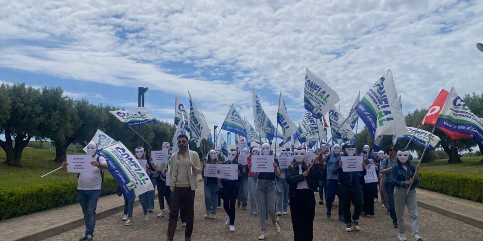 Konecta workers R, Orrico (M5S): "Occhiuto's promises were disregarded, Minister Urso questioned"