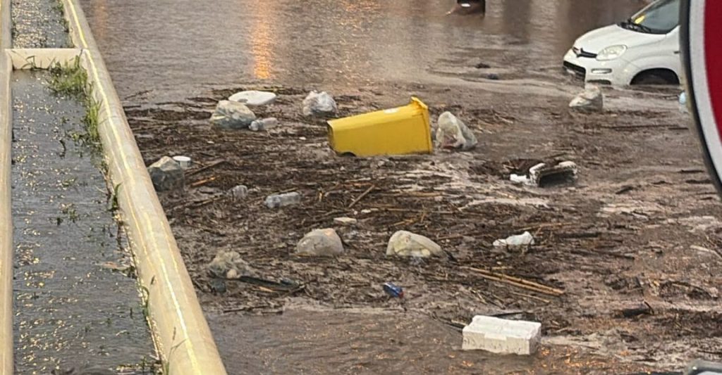 Lipari on its knees after the storm: the Municipality requests a state of emergency