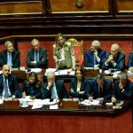 Meloni shocks Parliament on Ukraine: two majority resolutions, Vannacci votes yes to the truce