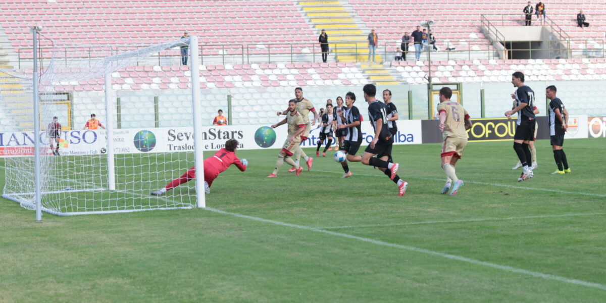 Messina wastes and is caught by Leonzio in the 95th minute: a super Kragl is not enough for "Franco Scoglio" VIDEO