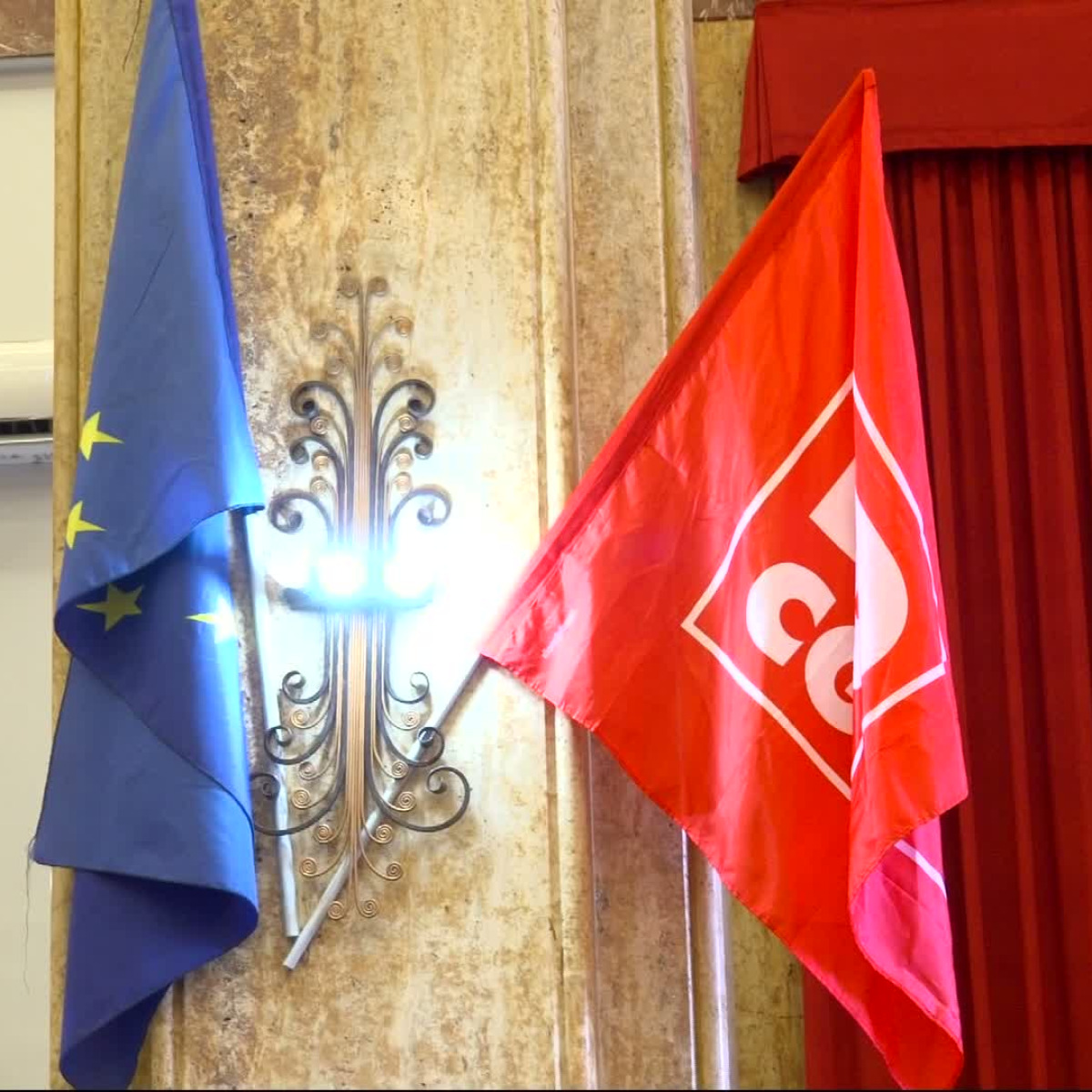 Winds of war in the municipality of Messina, workers' strike on 31 July