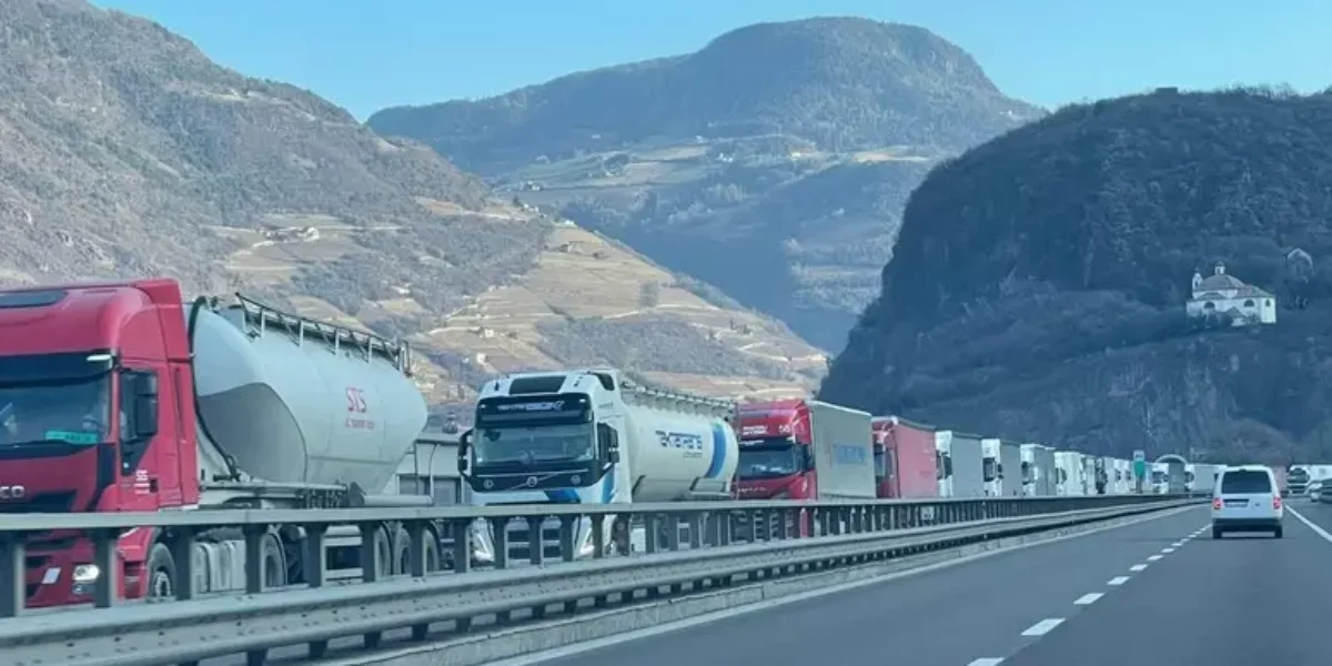 Road haulage, shutdown confirmed in Calabria on 16 October: «Total blockade of vehicles. The goods will not arrive in supermarkets"