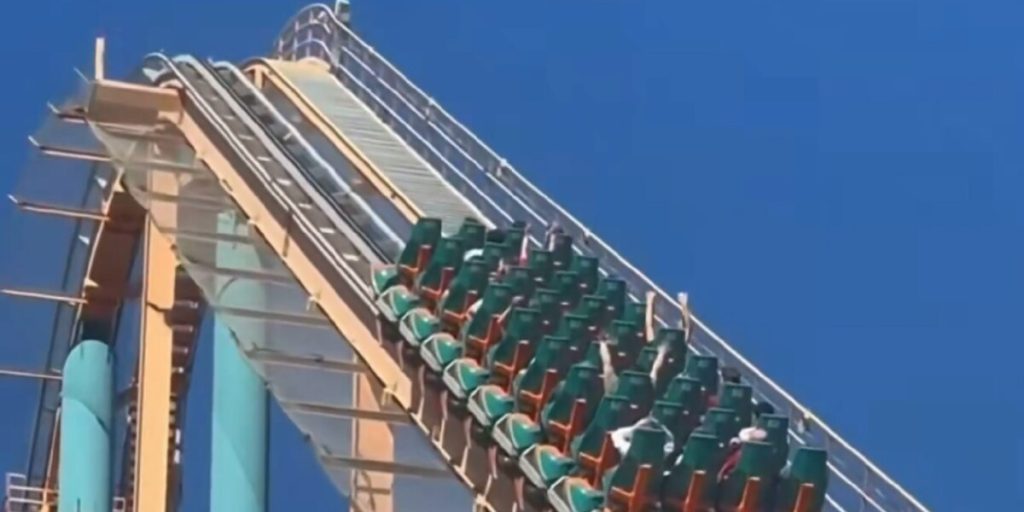 Roller coaster, one dead and several injured at Six Flags in Georgia