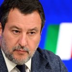 Salvini on the protesters: «Approve the "those who break pays" rule. Valueless criminals in action yesterday"