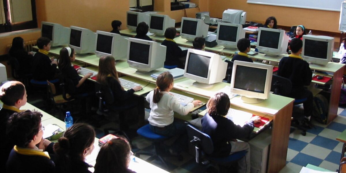 Schools without internet connection in Messina, Russo: «The Municipality reactivates the service»