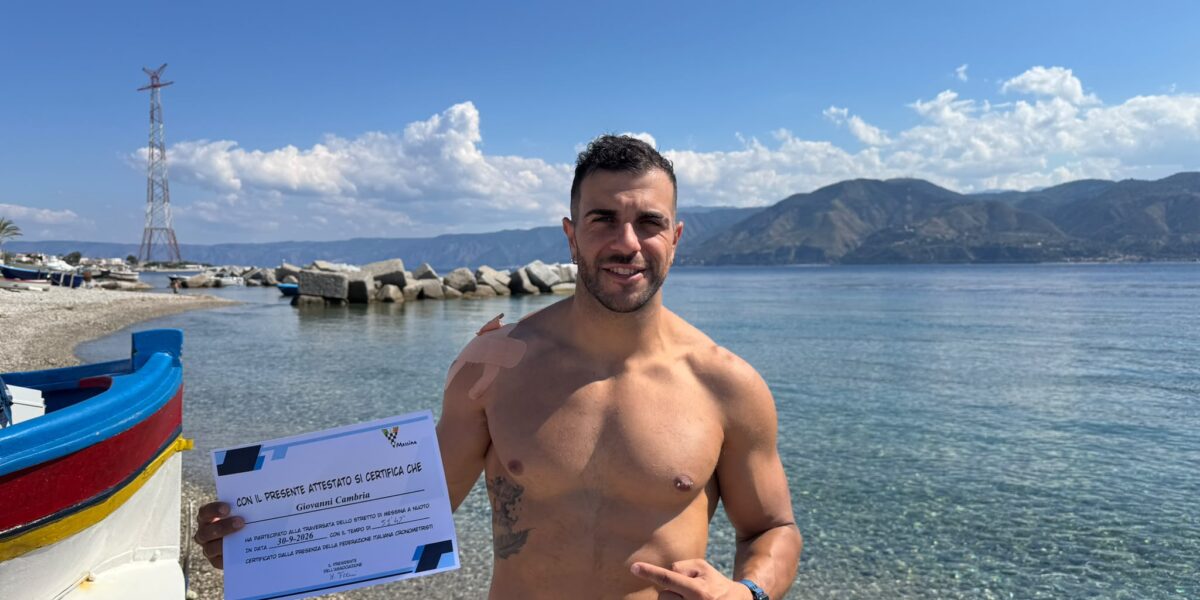 Swimming the Strait of Messina in 51 minutes: the feat of 31-year-old Giovanni Cambria from San Filippo del Mela PHOTO