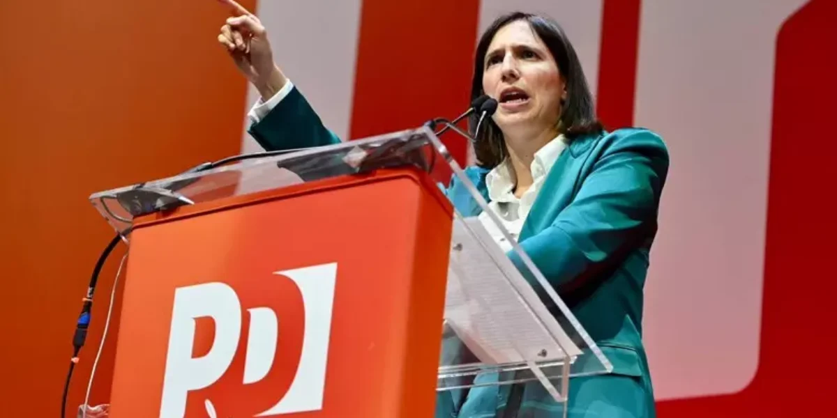The Democratic Party approves the agenda: Schlein candidate in the primaries, 578 yes and 26 abstentions. "Ready to run for Prime Minister. We will no longer do the right the favor of dividing us"