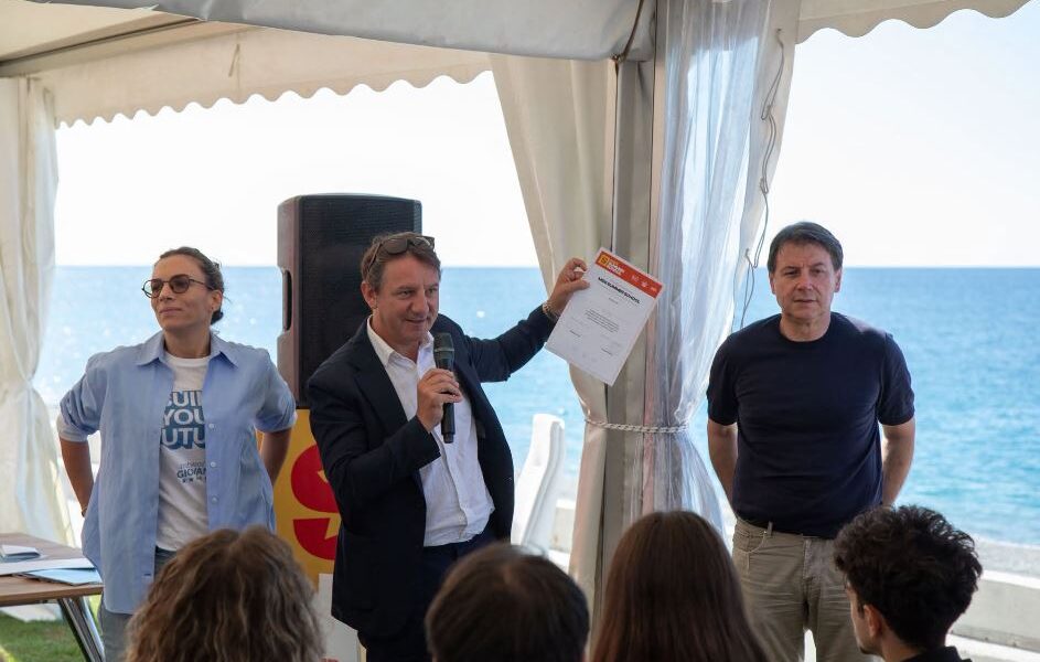 Tridico: «Those who produce wealth struggle to live off their work». Three proposals against the crisis